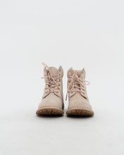 Load image into Gallery viewer, TIMBERLAND x Light Pink Boots (8.5W)