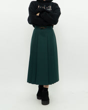 Load image into Gallery viewer, Vintage x Made in Canada x Forest Green Pleated Skirt (S, M)