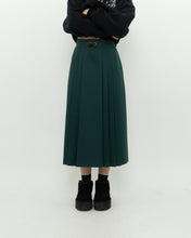 Load image into Gallery viewer, Vintage x Made in Canada x Forest Green Pleated Skirt (S, M)