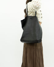 Load image into Gallery viewer, Vintage x Pebble Leather Black Shoulder Bag