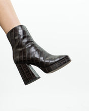 Load image into Gallery viewer, SHULTZ x Brown Croc Chunky Platform Boots  (7.5)