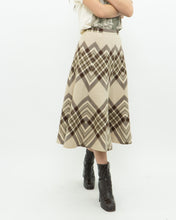 Load image into Gallery viewer, Vintage x HIGHLAND QUEEN Pure Wool Beige &amp; Brown Pattern Skirt (S)