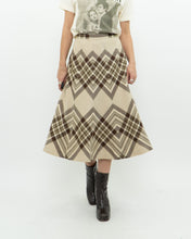 Load image into Gallery viewer, Vintage x HIGHLAND QUEEN Pure Wool Beige &amp; Brown Pattern Skirt (S)