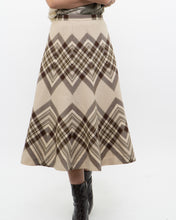 Load image into Gallery viewer, Vintage x HIGHLAND QUEEN Pure Wool Beige &amp; Brown Pattern Skirt (S)