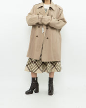 Load image into Gallery viewer, Vintage x Deadstock JONES NY Beige Trench (M-XL)