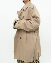 Load image into Gallery viewer, Vintage x Deadstock JONES NY Beige Trench (M-XL)