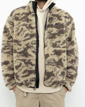 Load image into Gallery viewer, NIKE x Reversbile Fleece Camo Jacket (S-L)