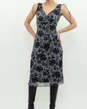 Load image into Gallery viewer, Vintage x Made in Canada x Grey Floral Midi Dress (M, L)