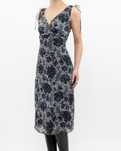 Load image into Gallery viewer, Vintage x Made in Canada x Grey Floral Midi Dress (M, L)