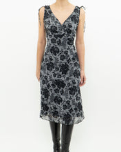 Load image into Gallery viewer, Vintage x Made in Canada x Grey Floral Midi Dress (M, L)