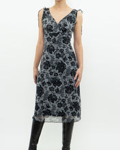 Load image into Gallery viewer, Vintage x Made in Canada x Grey Floral Midi Dress (M, L)