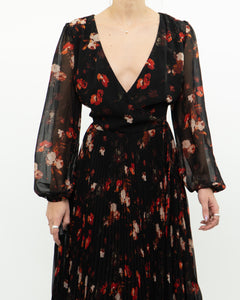 WILFRED x Black, Red Floral Wrap Dress (S, M)