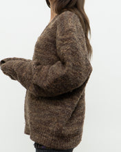 Load image into Gallery viewer, Vintage x Made in Hong Kong x Brown Pure Wool Knit Sweater (S-XL)