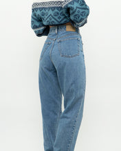 Load image into Gallery viewer, Vintage x Lightwash Denim (M)