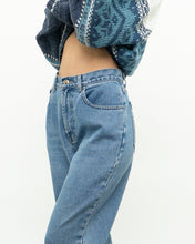 Load image into Gallery viewer, Vintage x Lightwash Denim (M)