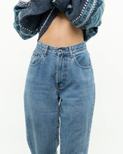 Load image into Gallery viewer, Vintage x Lightwash Denim (M)