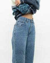 Load image into Gallery viewer, Vintage x Lightwash Denim (M)