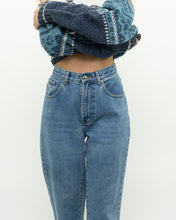 Load image into Gallery viewer, Vintage x Lightwash Denim (M)