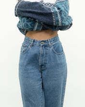 Load image into Gallery viewer, Vintage x Lightwash Denim (M)