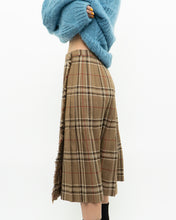 Load image into Gallery viewer, Vintage x Made in Canada x HIGHLAND QUEEN Tan Plaid Pleated Skirt (XS-M)