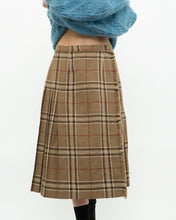 Load image into Gallery viewer, Vintage x Made in Canada x HIGHLAND QUEEN Tan Plaid Pleated Skirt (XS-M)