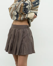 Load image into Gallery viewer, Vintage x FCUK Taupe Pleated Skirt (S, M)