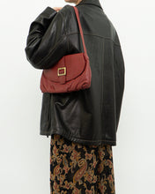 Load image into Gallery viewer, Vintage x Red Pebble Leather Purse