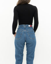 Load image into Gallery viewer, Vintage x TOMMY HILFIGER Mid-wash Denim (XS)