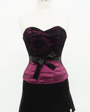 Load image into Gallery viewer, Vintage x Shiny Magenta Black Strapless Corset (XS, S)