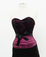 Load image into Gallery viewer, Vintage x Shiny Magenta Black Strapless Corset (XS, S)