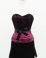 Load image into Gallery viewer, Vintage x Shiny Magenta Black Strapless Corset (XS, S)