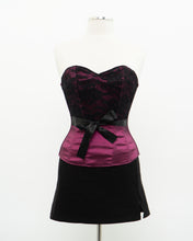 Load image into Gallery viewer, Vintage x Shiny Magenta Black Strapless Corset (XS, S)