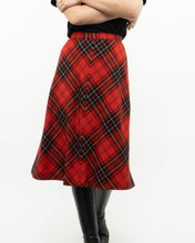 Load image into Gallery viewer, Vintage x Made in Canada x HIGHLAND QUEEN Red Wool Plaid Skirt (XS, S)