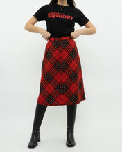 Load image into Gallery viewer, Vintage x Made in Canada x HIGHLAND QUEEN Red Wool Plaid Skirt (XS, S)