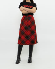 Load image into Gallery viewer, Vintage x Made in Canada x HIGHLAND QUEEN Red Wool Plaid Skirt (XS, S)