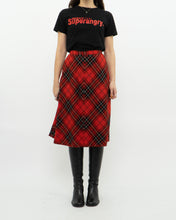 Load image into Gallery viewer, Vintage x Made in Canada x HIGHLAND QUEEN Red Wool Plaid Skirt (XS, S)