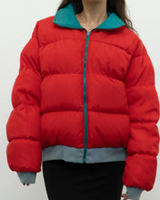 Load image into Gallery viewer, Vintage x Made in Korea x COLOMBIA Reversible Teal &amp; Red Puffer Jacket (M-XL)