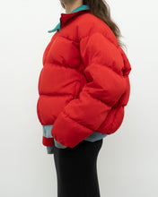 Load image into Gallery viewer, Vintage x Made in Korea x COLOMBIA Reversible Teal &amp; Red Puffer Jacket (M-XL)