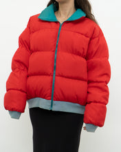 Load image into Gallery viewer, Vintage x Made in Korea x COLOMBIA Reversible Teal &amp; Red Puffer Jacket (M-XL)