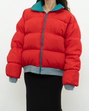 Load image into Gallery viewer, Vintage x Made in Korea x COLOMBIA Reversible Teal &amp; Red Puffer Jacket (M-XL)