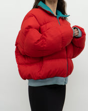 Load image into Gallery viewer, Vintage x Made in Korea x COLOMBIA Reversible Teal &amp; Red Puffer Jacket (M-XL)