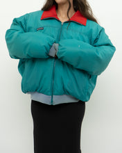 Load image into Gallery viewer, Vintage x Made in Korea x COLOMBIA Reversible Teal &amp; Red Puffer Jacket (M-XL)