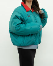 Load image into Gallery viewer, Vintage x Made in Korea x COLOMBIA Reversible Teal &amp; Red Puffer Jacket (M-XL)