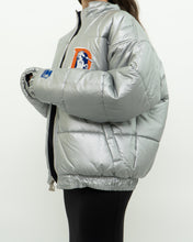 Load image into Gallery viewer, Vintage x STARTER x DENVER BRONCOS Silver Nylon Jacket (M, L)