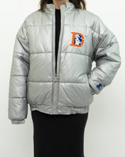 Load image into Gallery viewer, Vintage x STARTER x DENVER BRONCOS Silver Nylon Jacket (M, L)