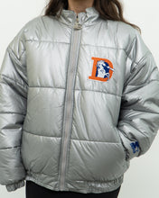 Load image into Gallery viewer, Vintage x STARTER x DENVER BRONCOS Silver Nylon Jacket (M, L)