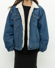 Load image into Gallery viewer, Vintage x Made in Canada x WRANGLER Fleece Lined Denim Jacket (S-L)