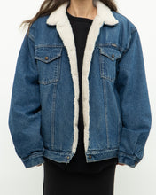 Load image into Gallery viewer, Vintage x Made in Canada x WRANGLER Fleece Lined Denim Jacket (S-L)