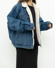 Load image into Gallery viewer, Vintage x Made in Canada x WRANGLER Fleece Lined Denim Jacket (S-L)