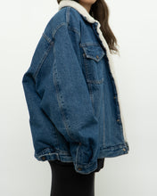 Load image into Gallery viewer, Vintage x Made in Canada x WRANGLER Fleece Lined Denim Jacket (S-L)